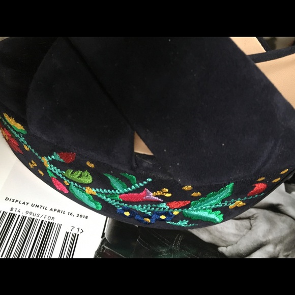 Platforms - Picture 6 of 7